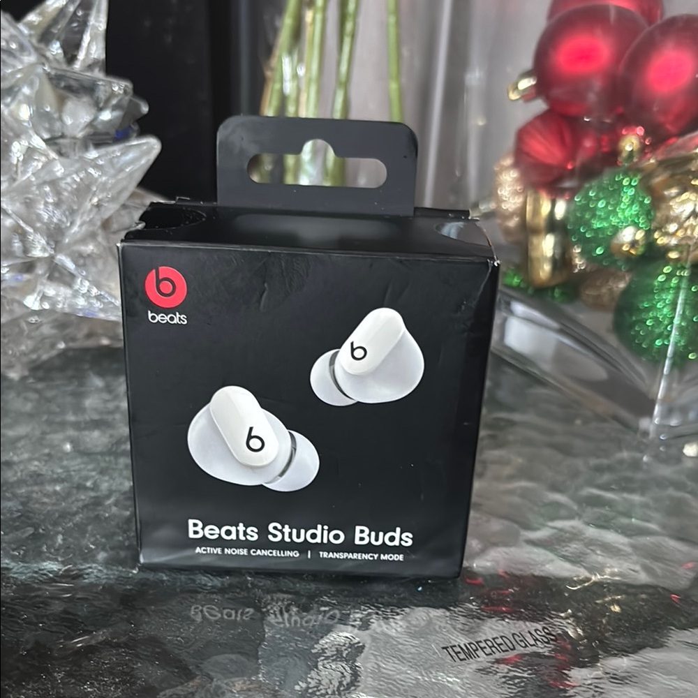 Beats by Dre Studio Buds - Red, White or Black - Picture 5 of 13